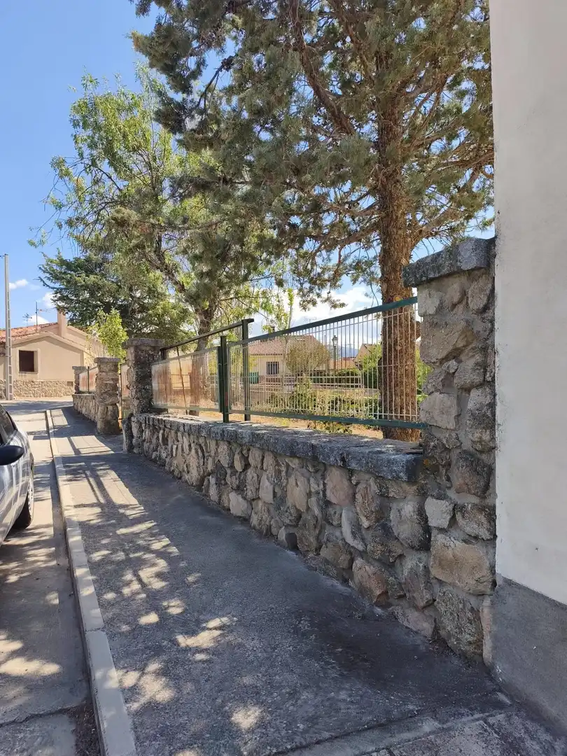 Vista exterior de Casa o xalet en venda en Santo Domingo de Pirón, Segovia