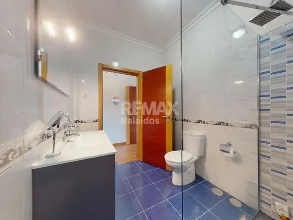 Bany de Casa o xalet en venda en A Cañiza   amb Calefacció, Jardí privat i Parquet