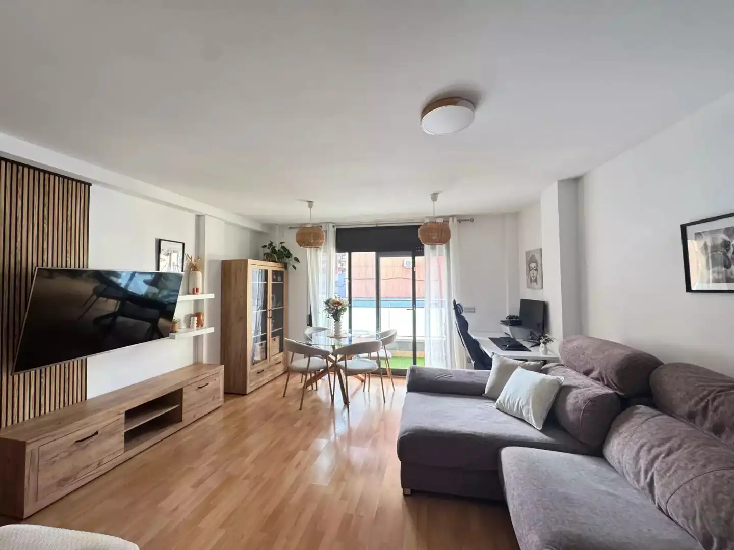 Sala de estar de Piso en venta en Figueres con Aire acondicionado, Calefacción y Parquet