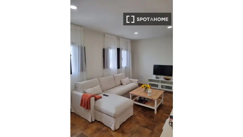 Sala de estar de Piso para compartir en Santa María de Guía de Gran Canaria con Aire acondicionado, Calefacción y Amueblado