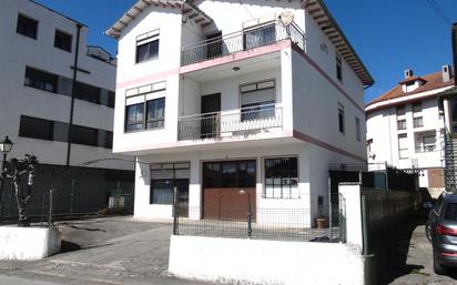 Vista exterior de Casa o xalet en venda en Santa María de Cayón amb Balcó