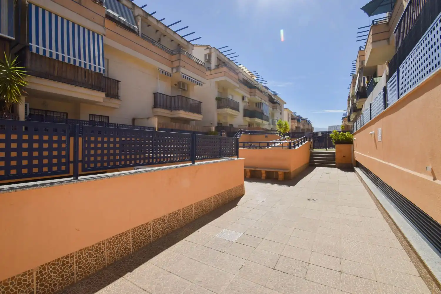 Außenansicht von Dachboden zum Verkauf in Las Gabias mit Klimaanlage, Terrasse und Gemeinschaftspool