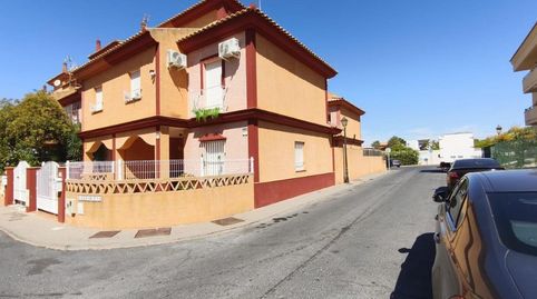 Foto 3 de Casa adosada en venta en Avenida de Los Pinares, Lepe, Huelva