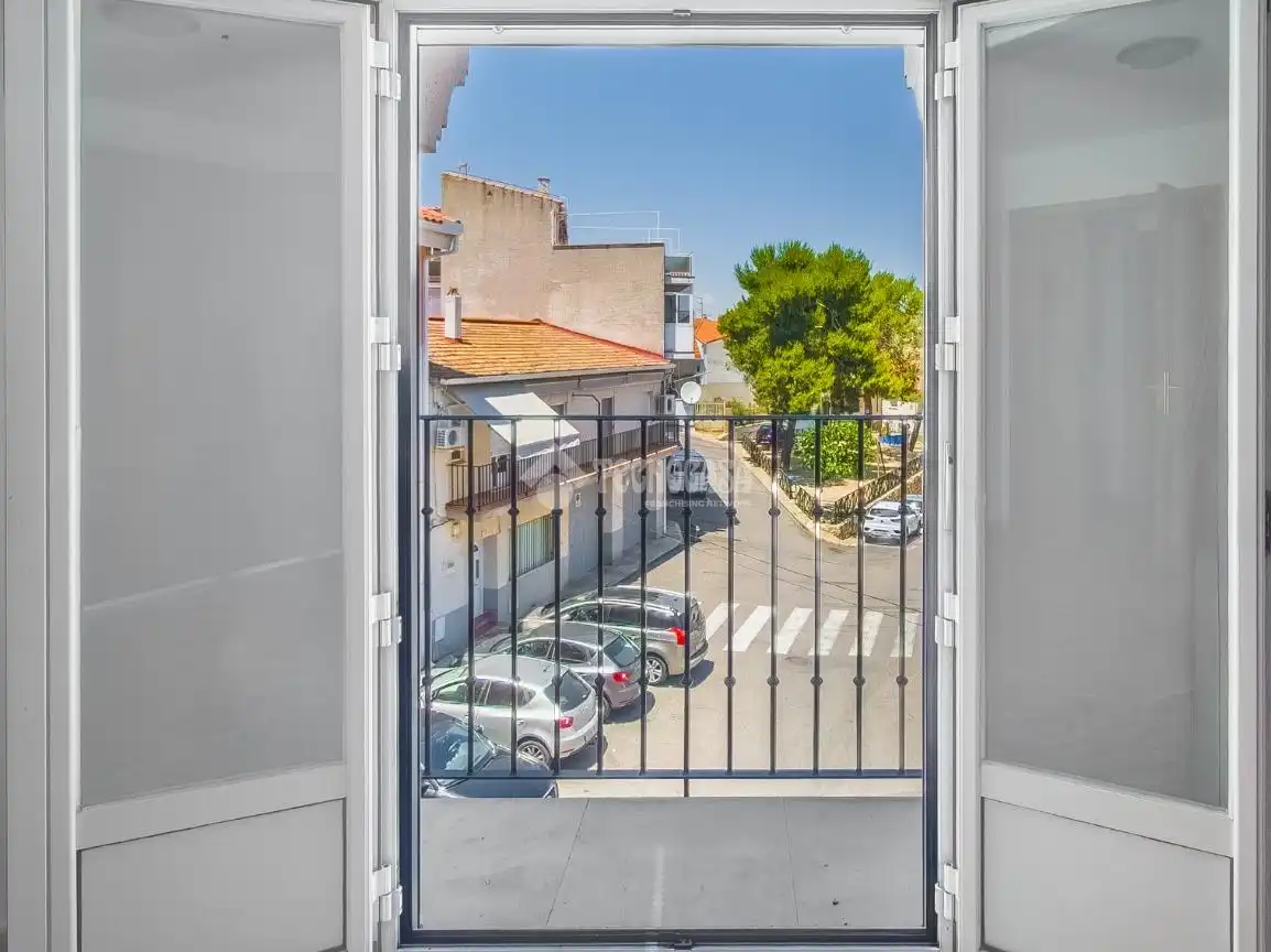 Vista exterior de Piso en venta en Campo Real con Balcón
