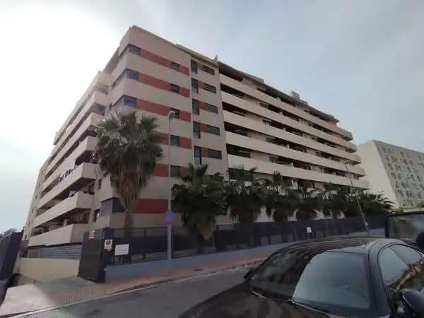 Vista exterior de Local en venda en Almería