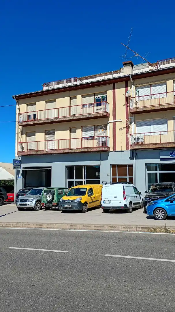 Vista exterior de Pis en venda en Tremp amb Balcó i Alarma
