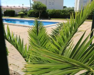 Piscina de Apartament en venda en Roses amb Aire condicionat i Moblat