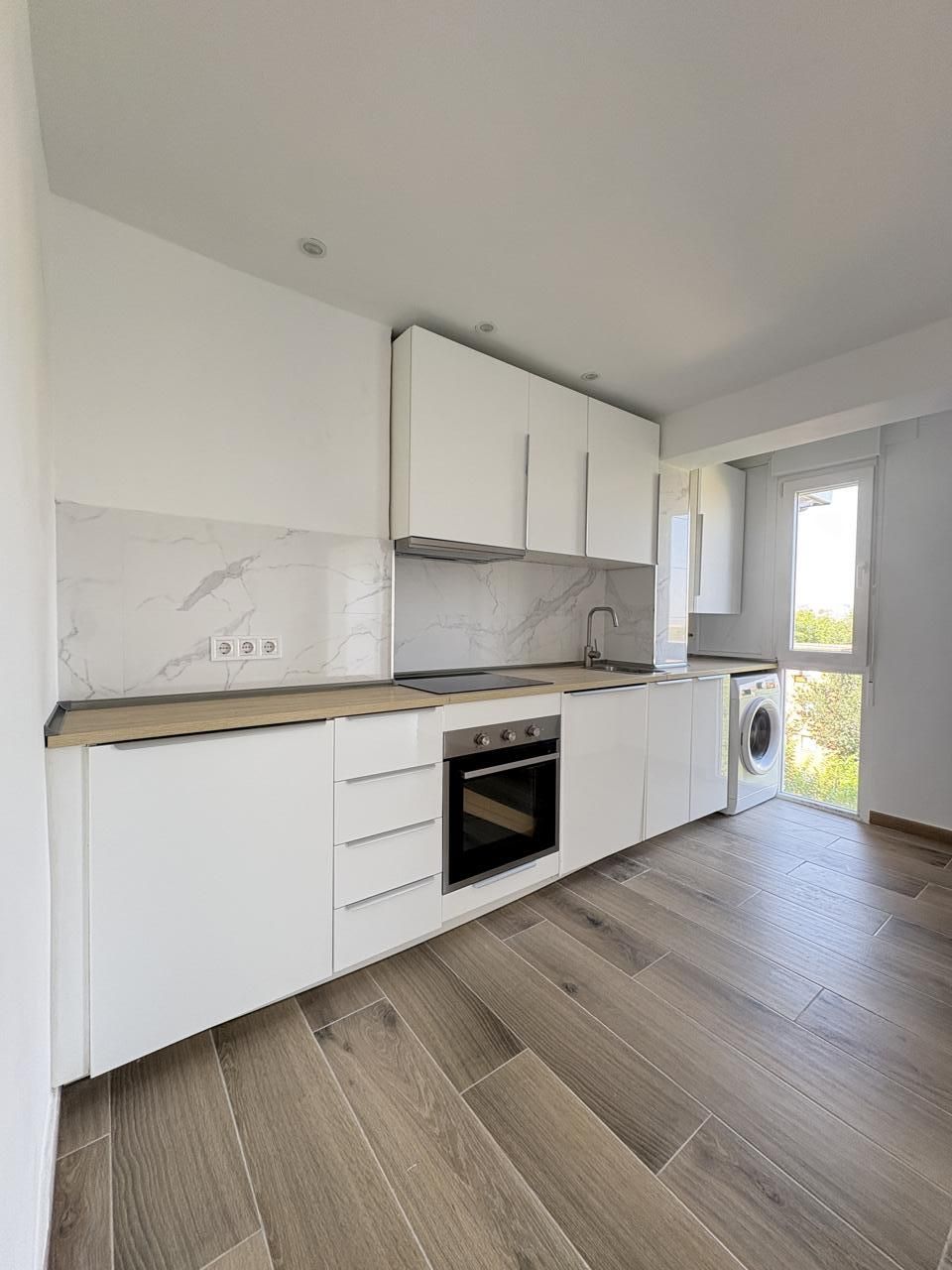Kitchen of Flat to rent in  Madrid Capital  with Air Conditioner and Heating