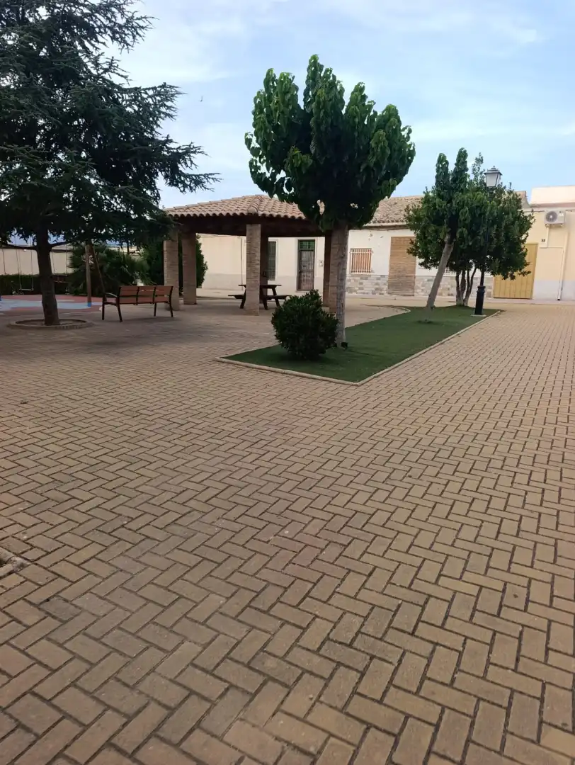Terreno residencial en venta en Calle Maria Blasco 3