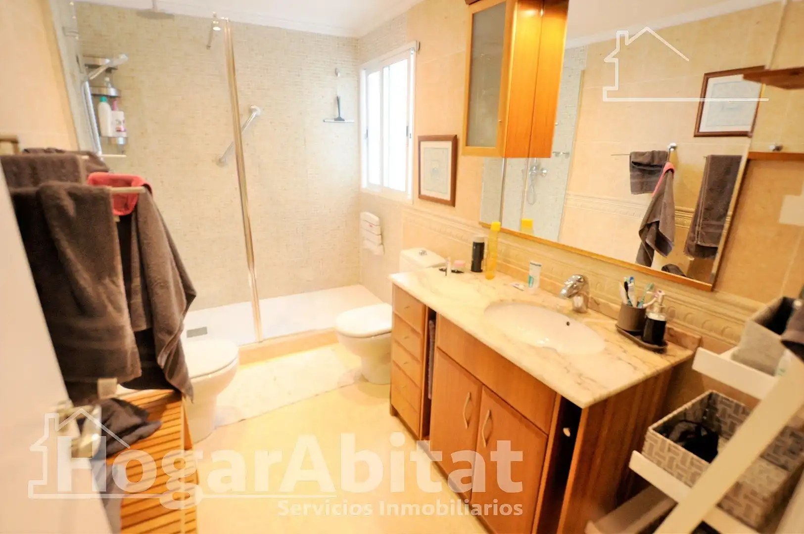 Bathroom of Flat for sale in Valencia  with Air Conditioner, Furnished and Balcony
