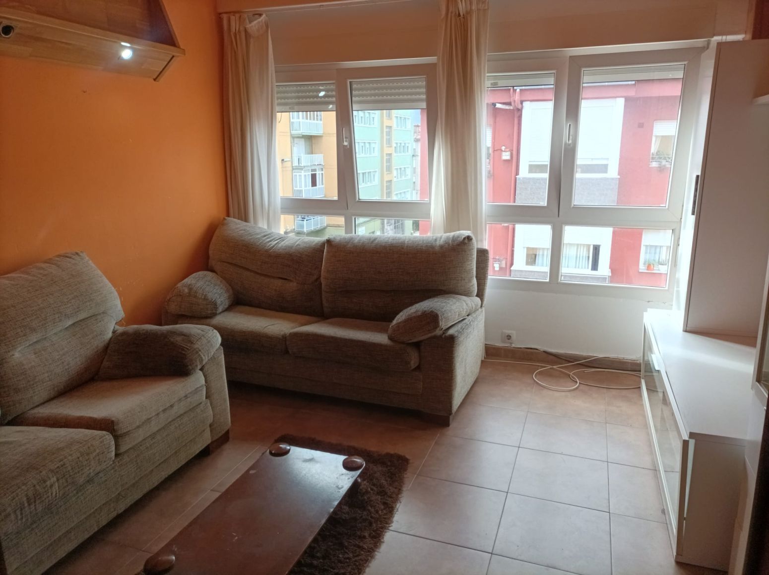 Sala d'estar de Pis en venda en Torrelavega  amb Calefacció