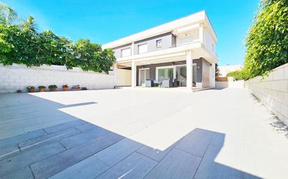 Vista exterior de Casa o xalet en venda en Santa Pola amb Aire condicionat, Calefacció i Jardí privat