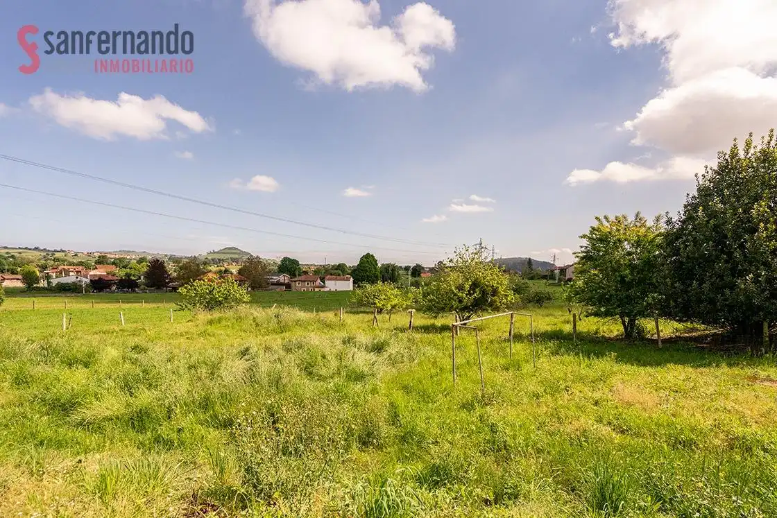 Terreny residencial en venda a Barrio Helguera