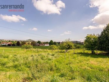 Wohnbaugrundstück zum Verkauf in Barrio Helguera