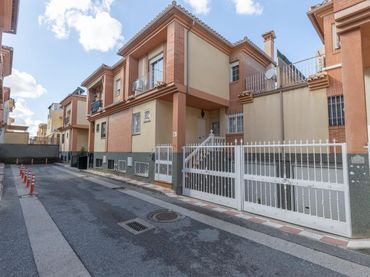 Adosado con jardín en venta en Calle Calle Tablas, 1 1