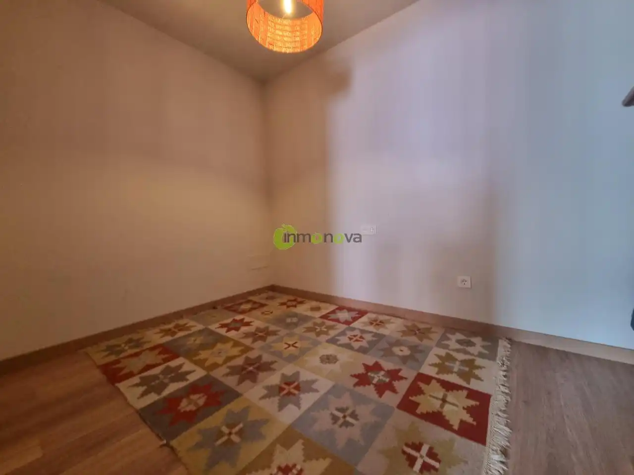 Habitación de Piso en venta en Cangas  con Calefacción y Trastero