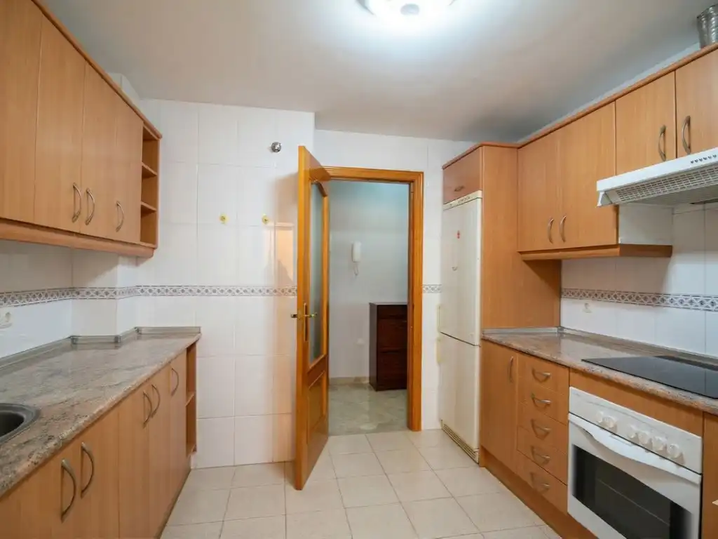 Kitchen of Flat for sale in Fuengirola  with Air Conditioner, Private garden and Terrace