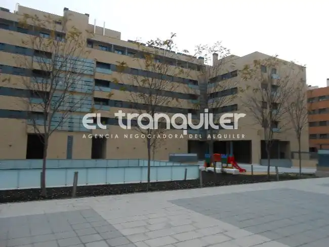 Vista exterior de Pis de lloguer en Leganés amb Terrassa, Traster i Piscina