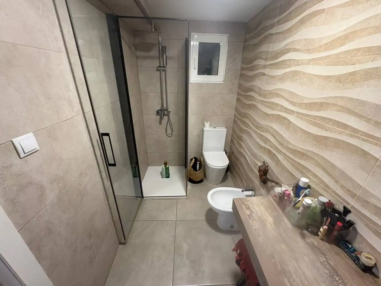 Bathroom of Flat for rent in Valencia  with Air Conditioner and Balcony