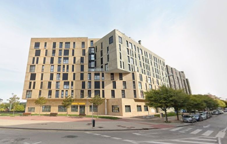 Vista exterior de Pis en venda en Burgos Capital amb Calefacció, Parquet i Terrassa