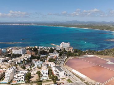 Casa amb balcó en venda a Colònia Sant Jordi