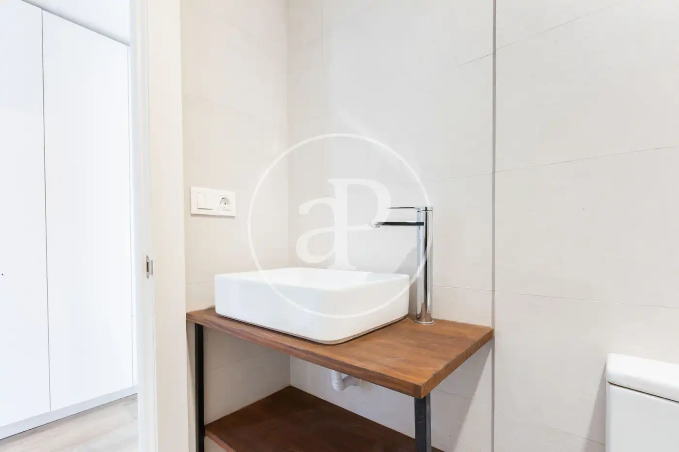 Badezimmer von Wohnung zum Verkauf in Valencia mit Heizung und Balkon