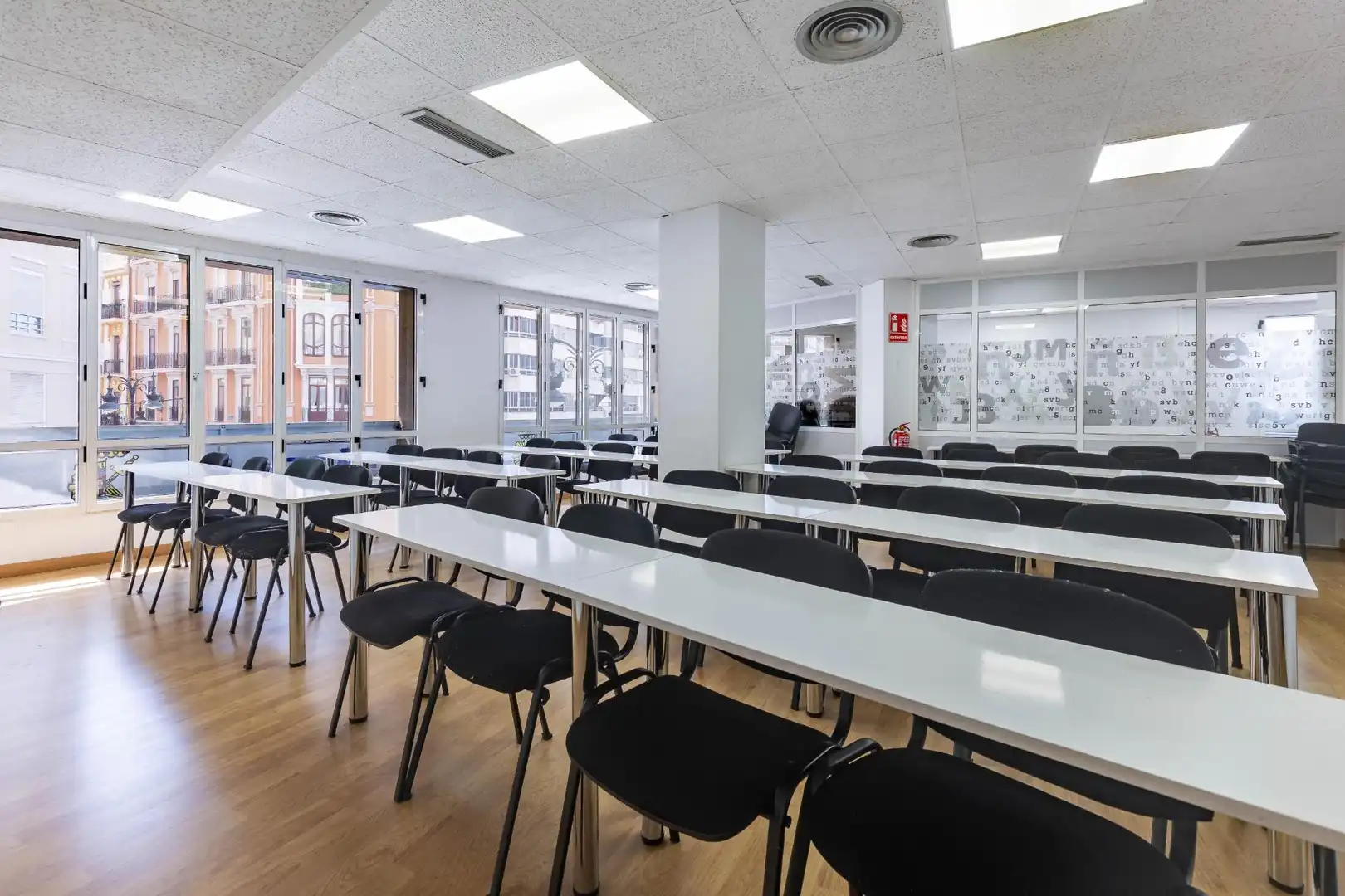Office for rent in Valencia  with Air Conditioner and Heating