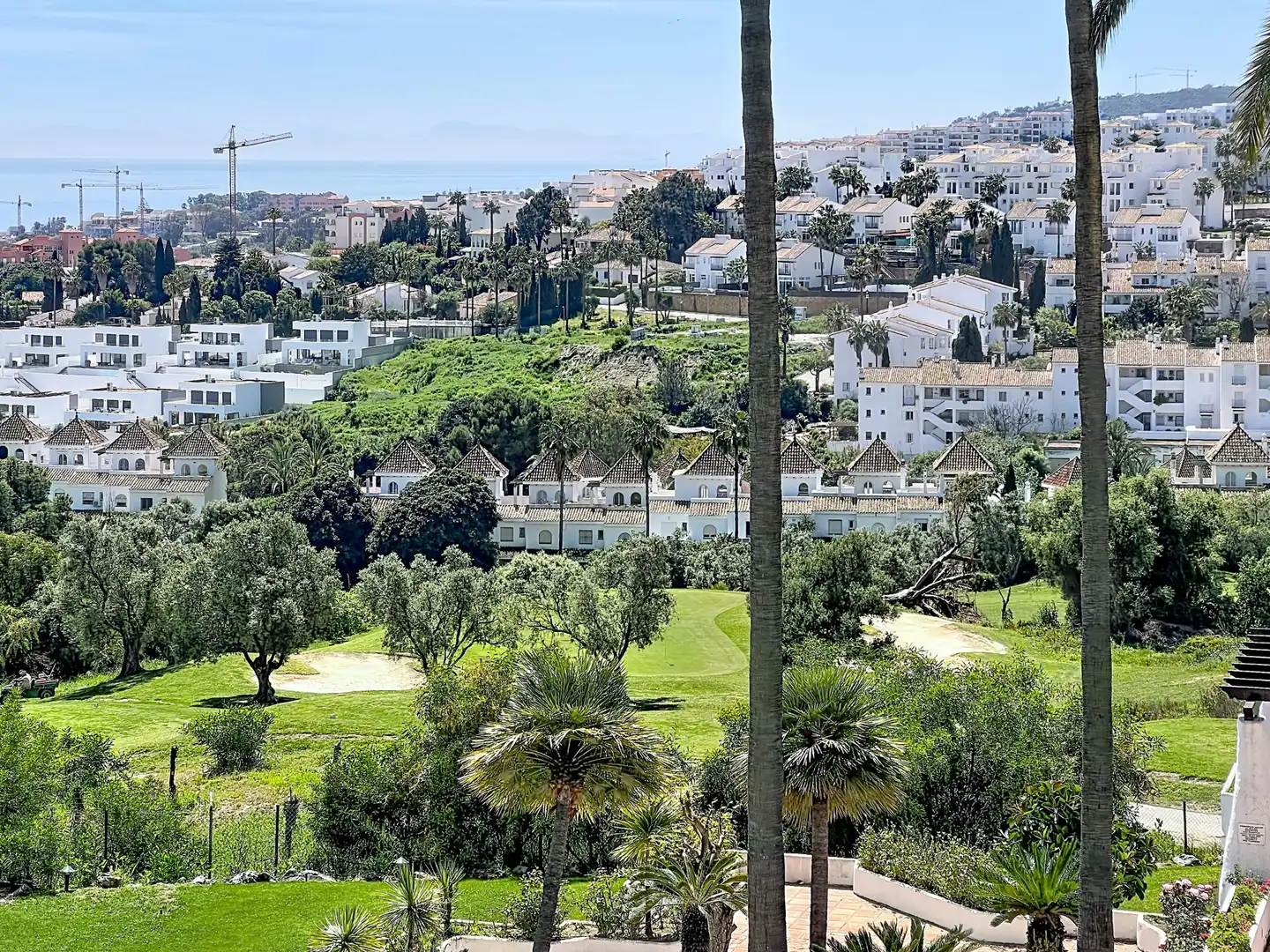 Vista exterior de Apartamento en venta en Manilva con Aire acondicionado, Terraza y Piscina