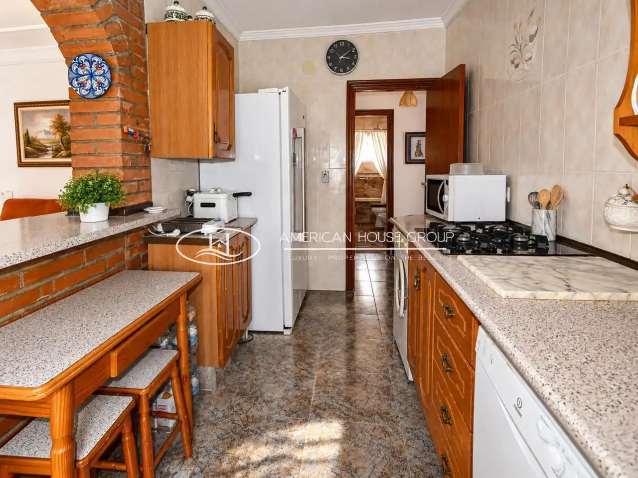 Cuina de Casa o xalet en venda en Chiclana de la Frontera amb Aire condicionat, Jardí privat i Traster