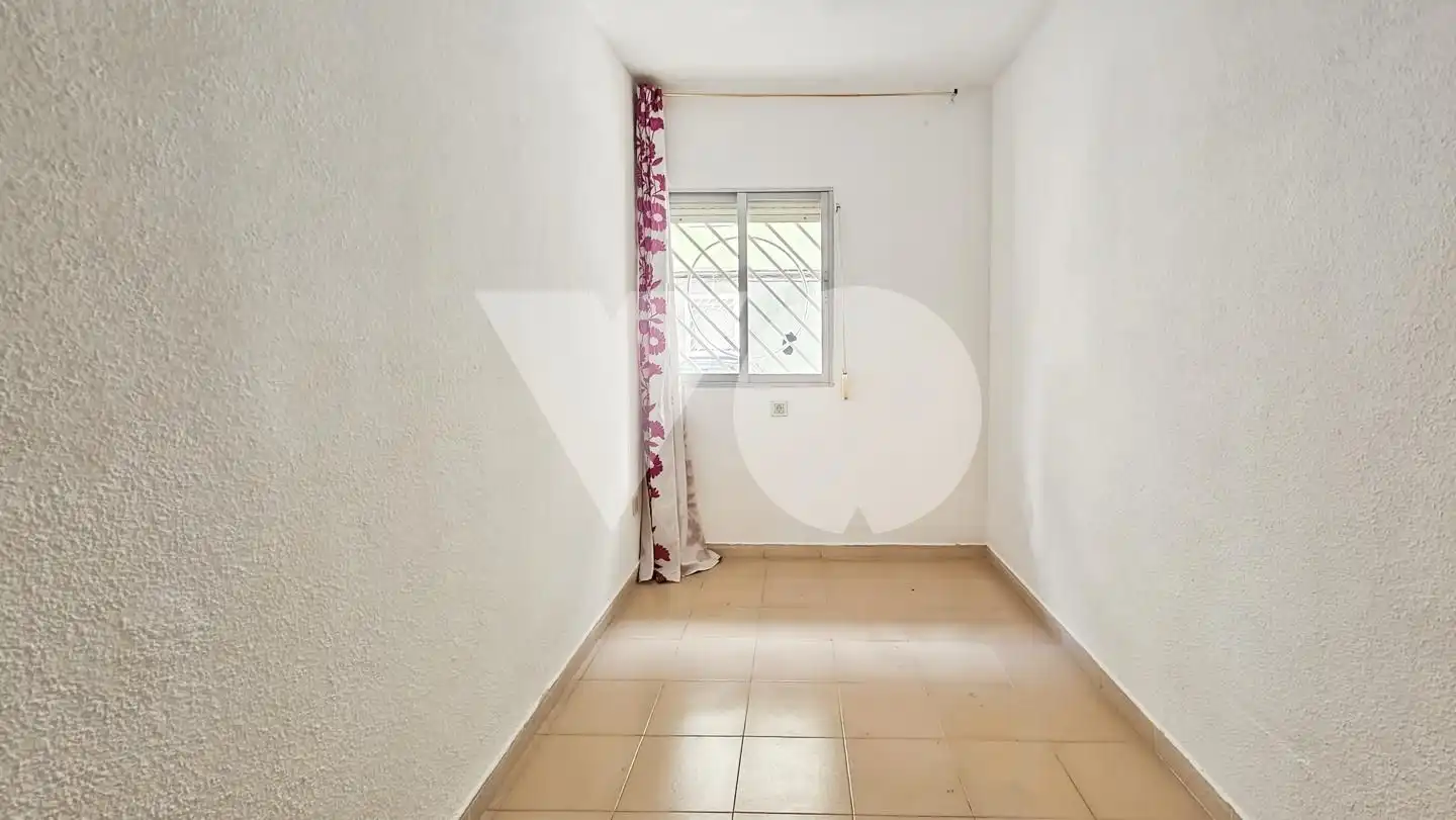 Habitación de Planta baja en venta en Madrid con Alarma