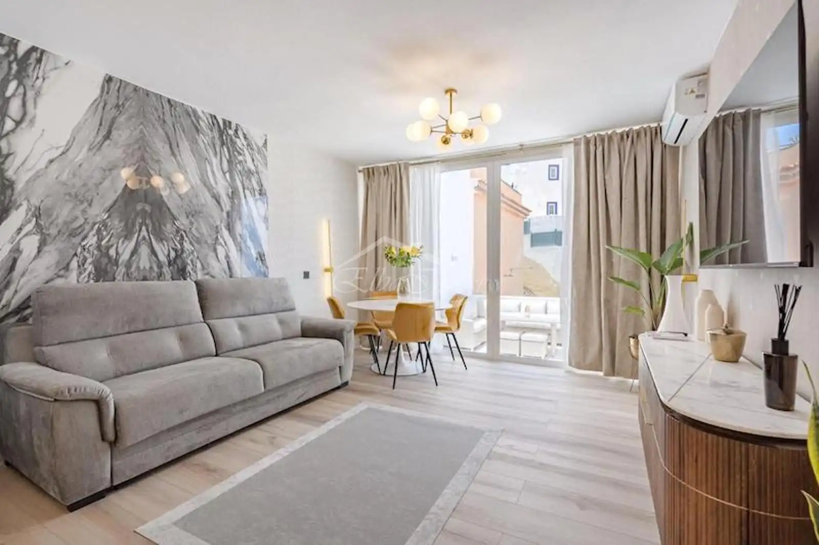 Sala de estar de Dúplex en venta en Adeje con Aire acondicionado, Parquet y Terraza
