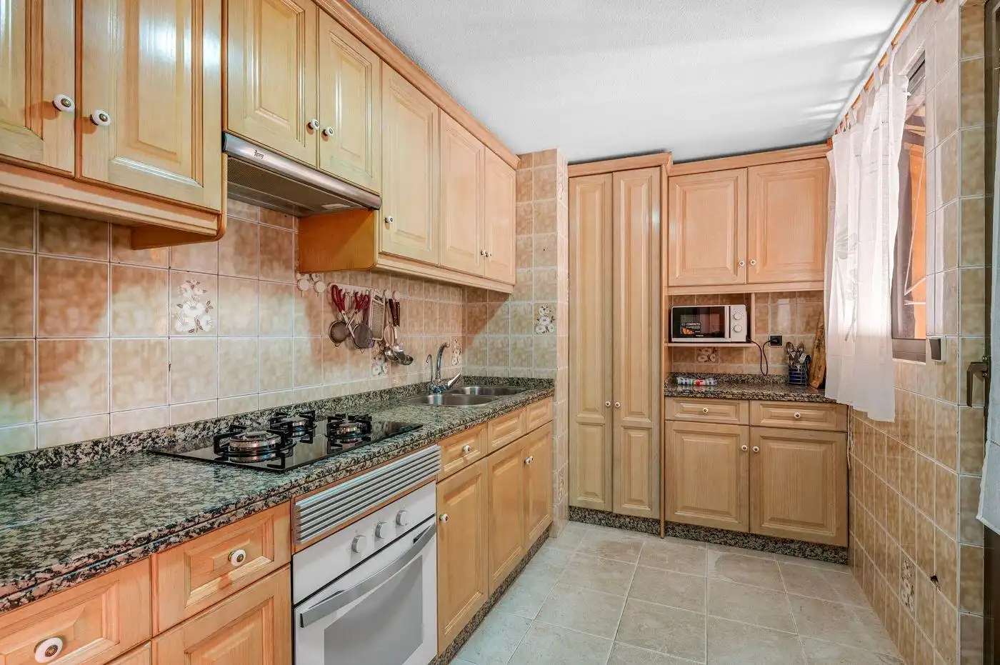 Cuina de Apartament en venda en Elche / Elx amb Aire condicionat, Calefacció i Terrassa