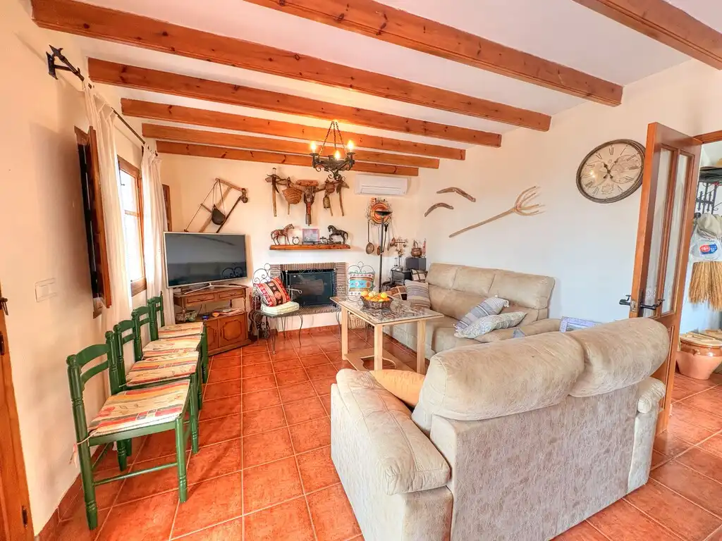 Wohnzimmer von Country house zum Verkauf in Moclinejo mit Klimaanlage, Privatgarten und Terrasse