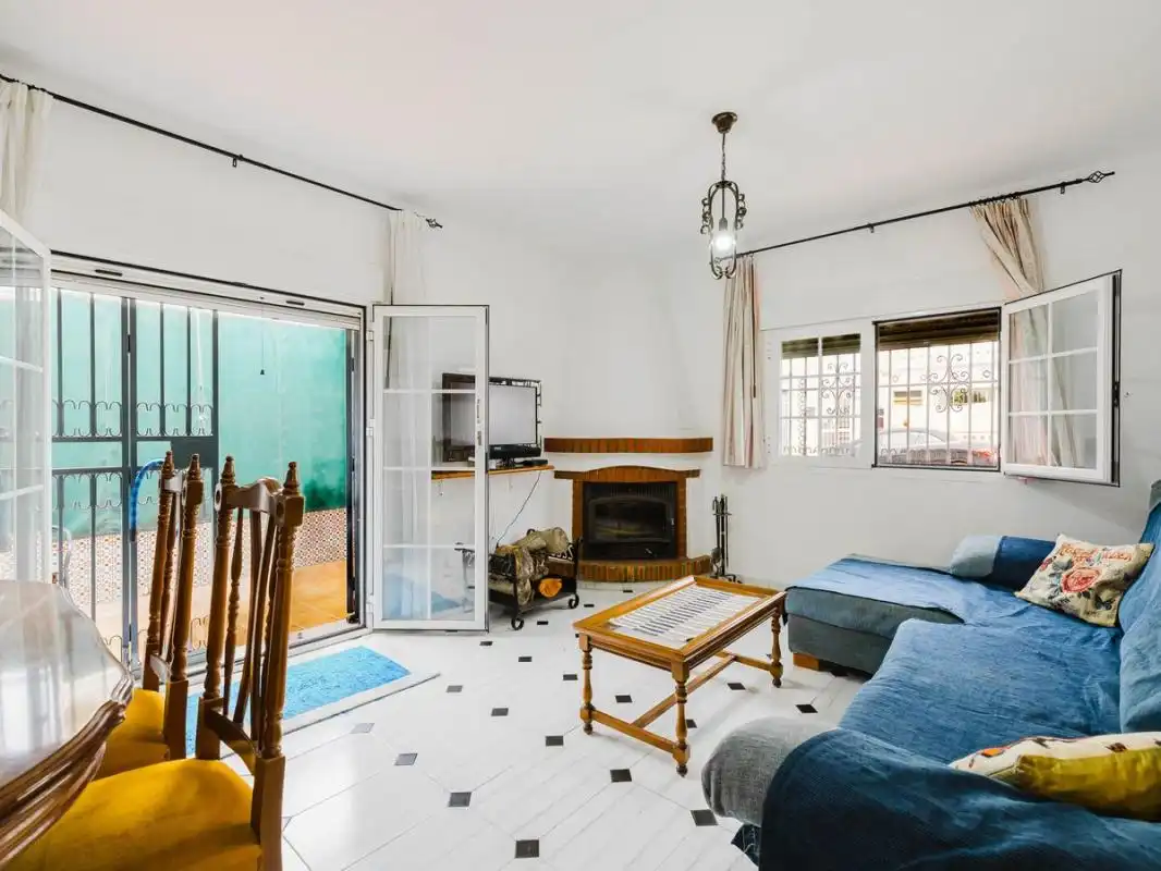 Sala de estar de Casa adosada en venta en Torrox con Aire acondicionado, Calefacción y Terraza