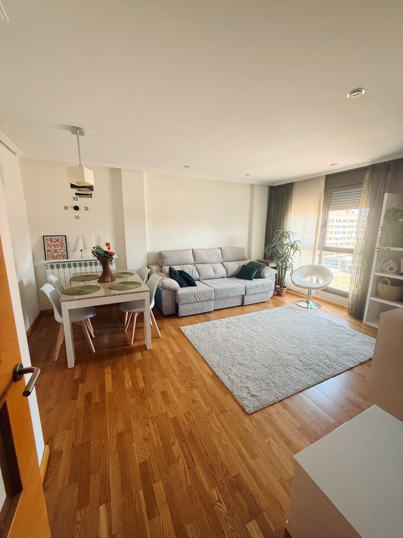 Sala de estar de Piso en venta en  Logroño con Calefacción, Trastero y Amueblado