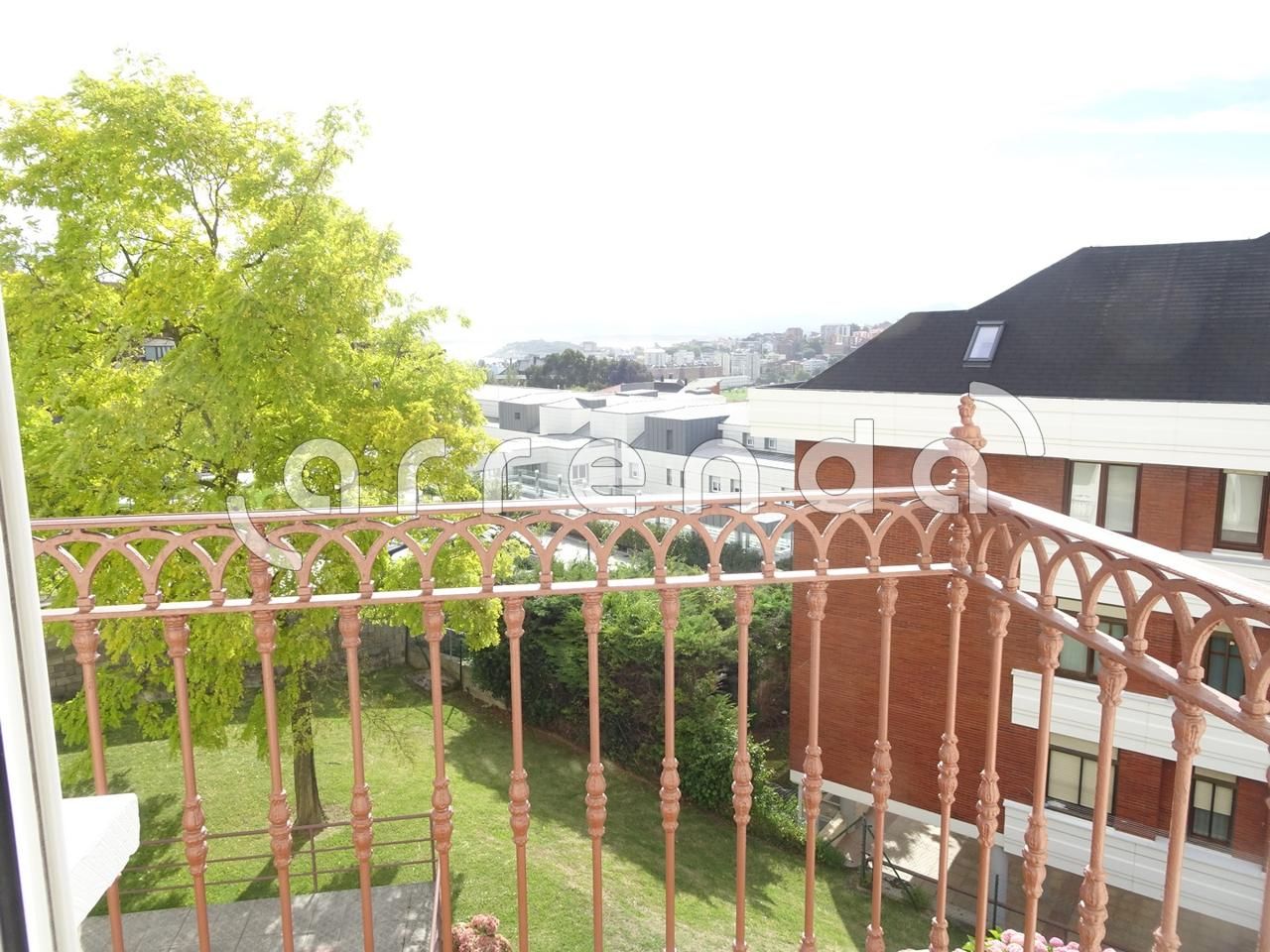 Bedroom of Flat to rent in Santander  with Parquet flooring, Storage room and Furnished