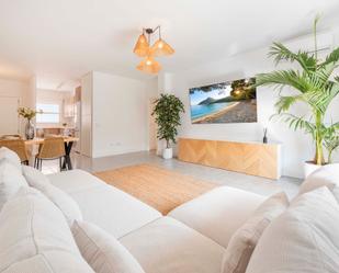 Living room of Flat for sale in Alcúdia  with Air Conditioner, Terrace and Furnished