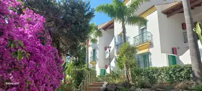 Vista exterior de Àtic en venda en Marbella amb Aire condicionat, Calefacció i Terrassa