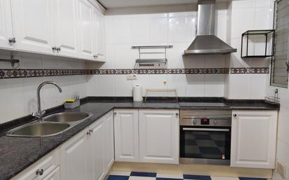 Kitchen of Flat to rent in  Valencia Capital  with Air Conditioner, Heating and Balcony