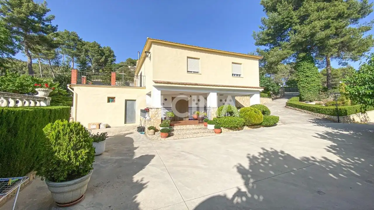 Vista exterior de Casa o chalet en venta en Alcoy / Alcoi con Jardín privado y Piscina