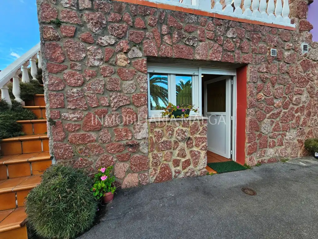 Vista exterior de Casa o chalet en venta en Colunga con Calefacción, Jardín privado y Parquet
