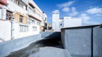 Vista exterior de Àtic en venda en Las Palmas de Gran Canaria amb Terrassa i Alarma
