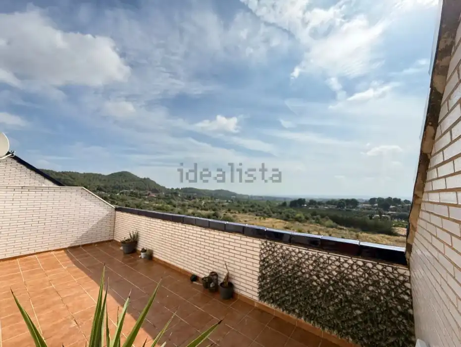 Vista exterior de Dúplex de alquiler en Náquera con Terraza, Trastero y Balcón