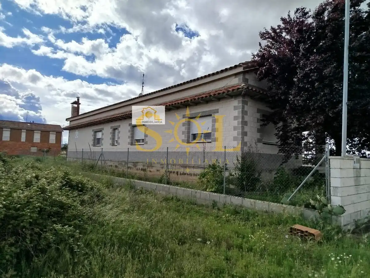 Vista exterior de Casa o chalet en venta en Quintana del Marco con Calefacción y Parquet