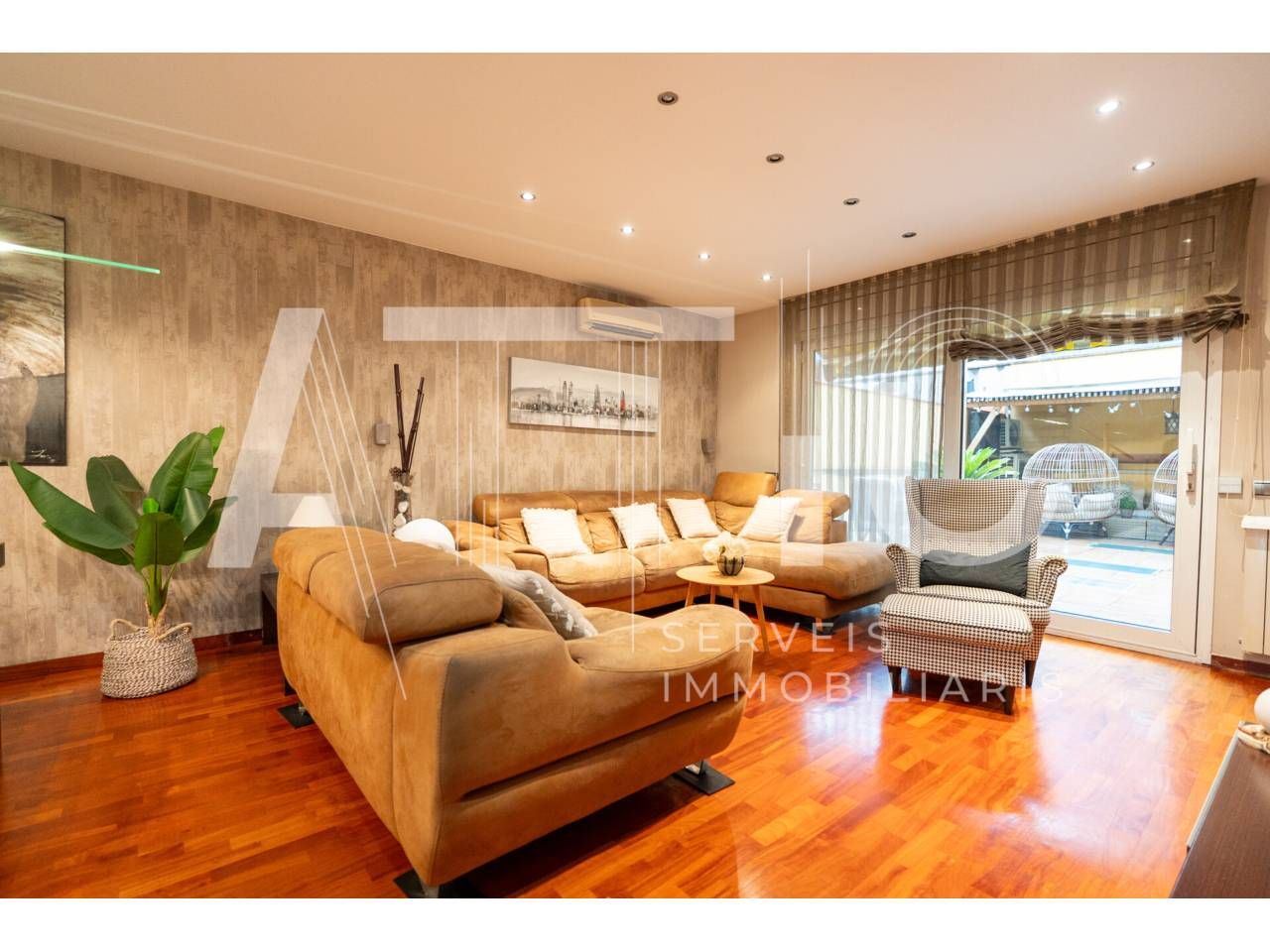 Living room of Houses for sale in Sabadell  with Air Conditioner, Heating and Parquet flooring