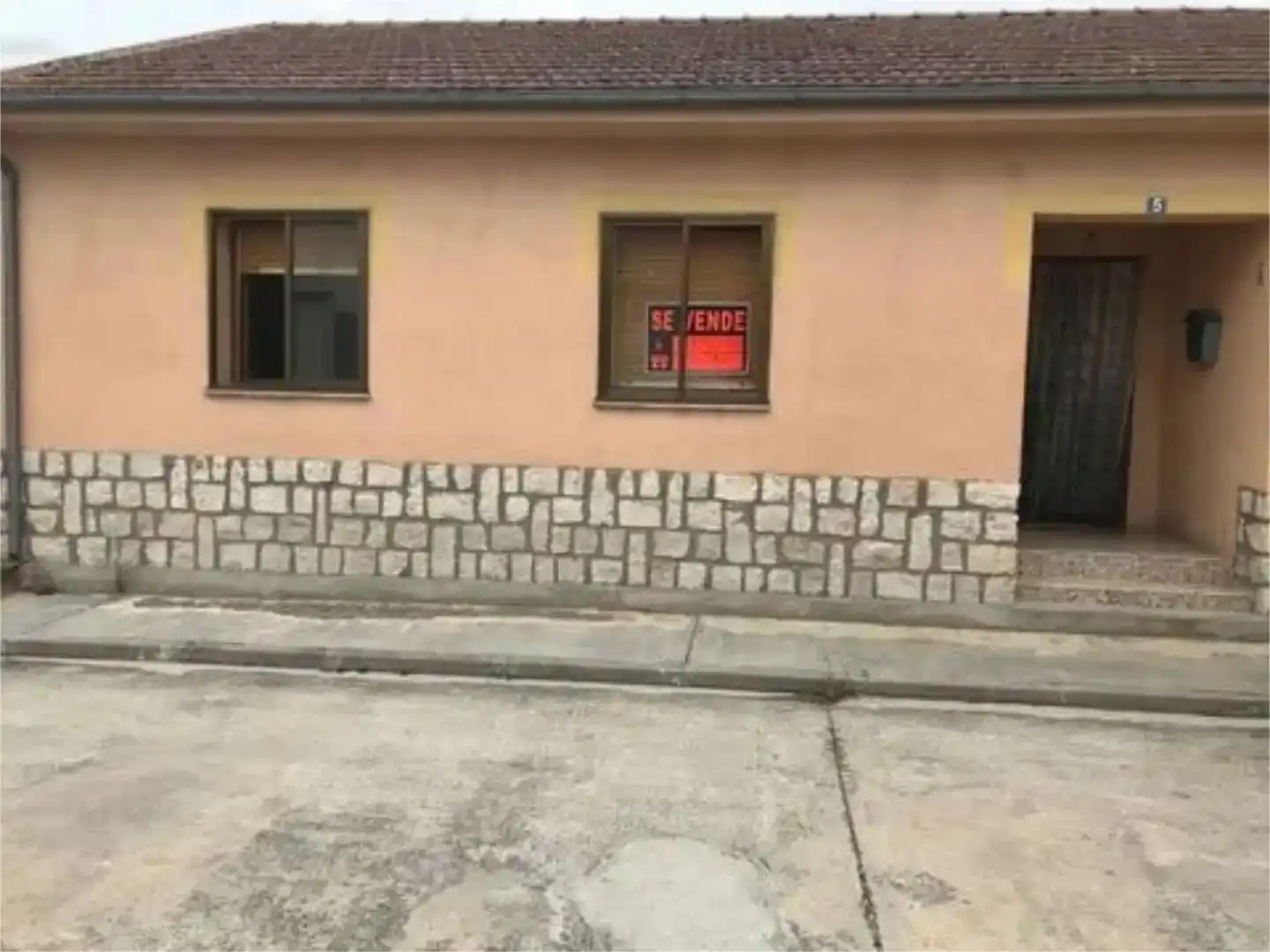 Vista exterior de Finca rústica en venta en Cuéllar con Jardín privado y Amueblado
