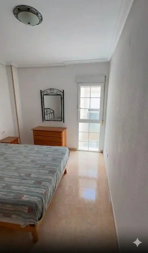 Habitación de Piso en venta en Torrevieja con Aire acondicionado, Amueblado y Balcón