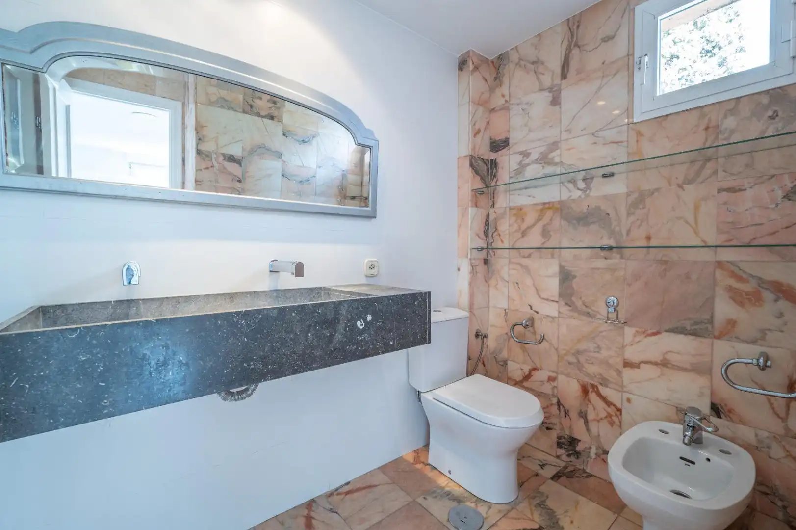 Baño de Casa adosada en venta en Granada con Aire acondicionado y Calefacción