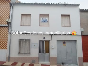 Casa con jardín en venta en Torreperogil