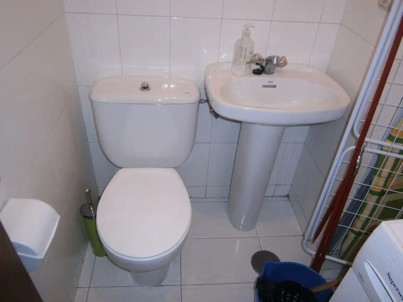 Baño de Apartamento de alquiler en Santiago de Compostela  con Calefacción y Amueblado
